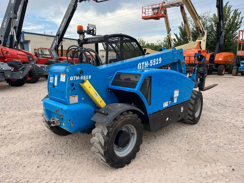 Used 2019 GENIE GTH-5519 Telehandler Forklift, photo 4
