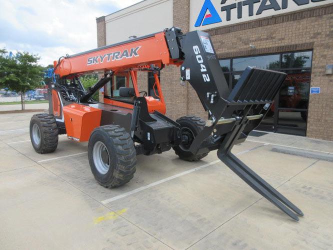 New 2026 SKYTRAK 6042 Telehandler Forklift, photo 4