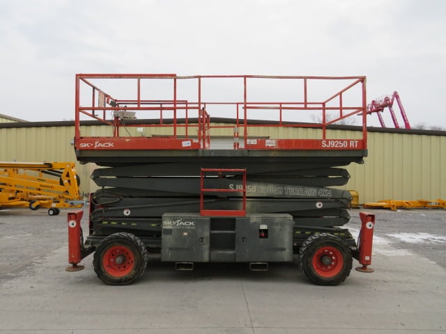 Used 2013 SKYJACK SJ9250 RT Scissor Lift