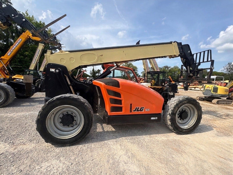 Used 2021 JLG 742 Telehandler Forklift, photo 3
