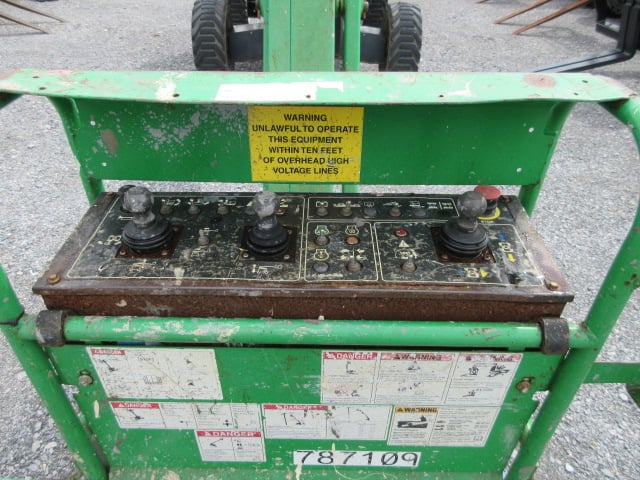 Used 2016 GENIE Z-62/40 Articulating Boom Lift