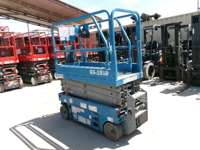 Used 2015 GENIE GS-1930 Scissor Lift