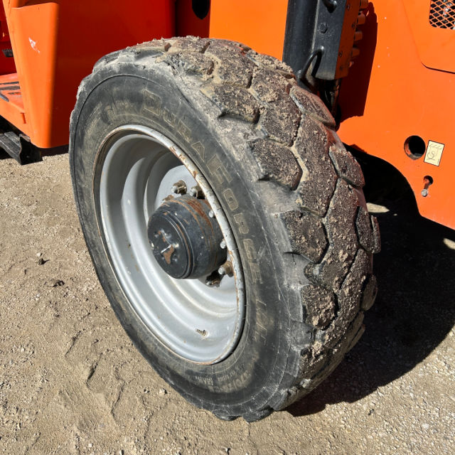 Used 2016 SKYTRAK 8042 Telehandler Forklift