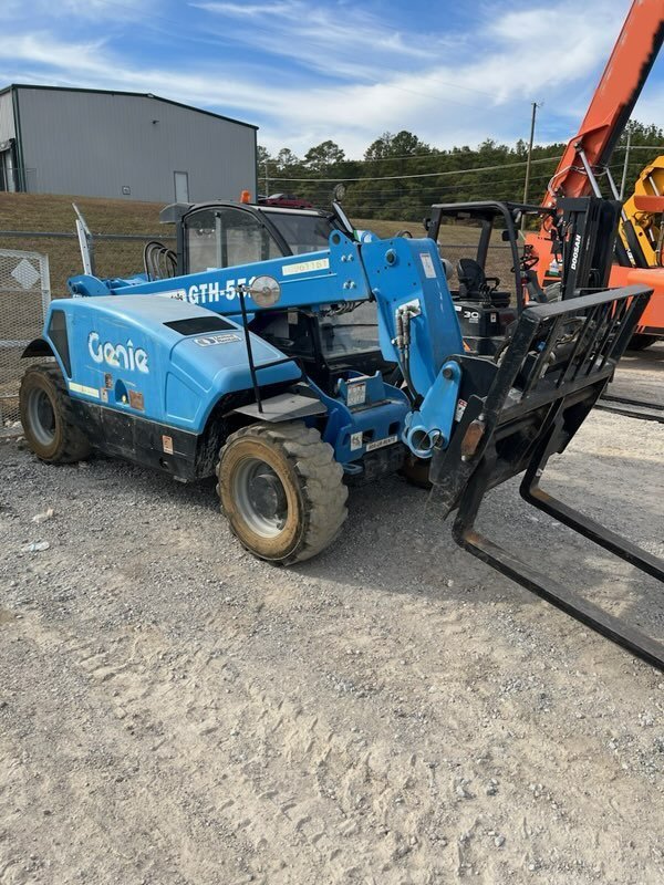 Used 2019 GENIE GTH-5519 Telehandler Forklift, photo 2