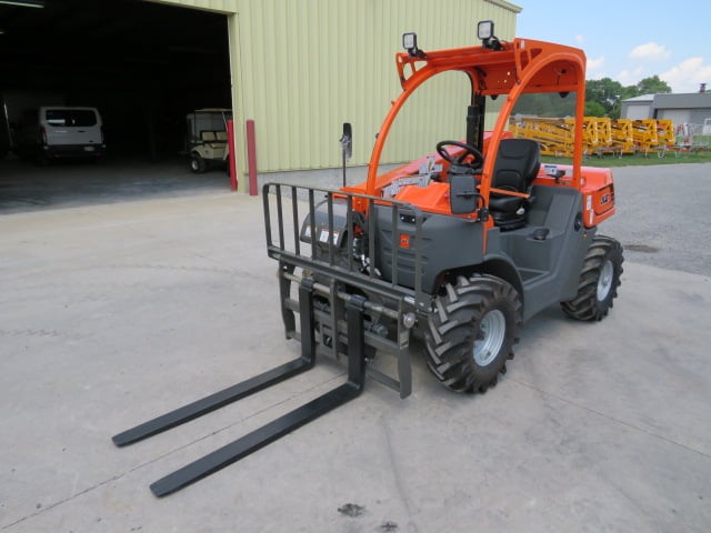 New 2026 SKYTRAK 3013 Telehandler Forklift