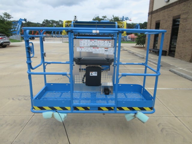New 2025 GENIE Z-45/25J DC Articulating Boom Lift