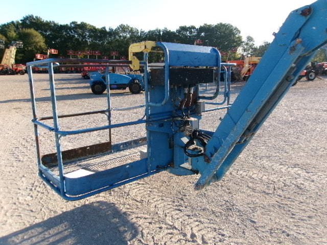 Used 2018 GENIE Z-62/40 Articulating Boom Lift