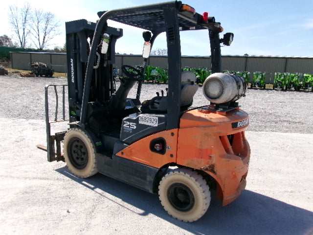 Used 2018 DOOSAN G25N-7 Straight Mast Forklift