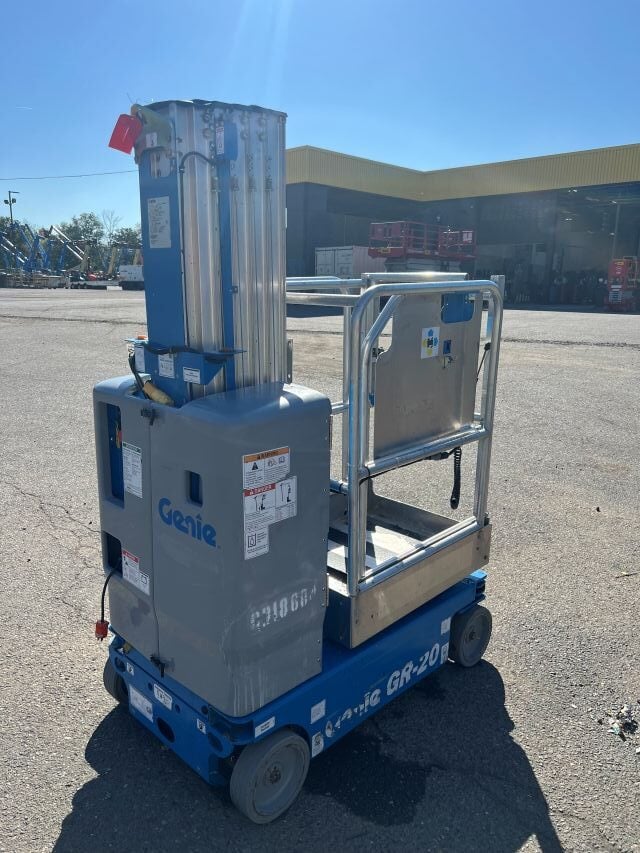 Used 2018 GENIE GR-20 Vertical Mast Boom Lift