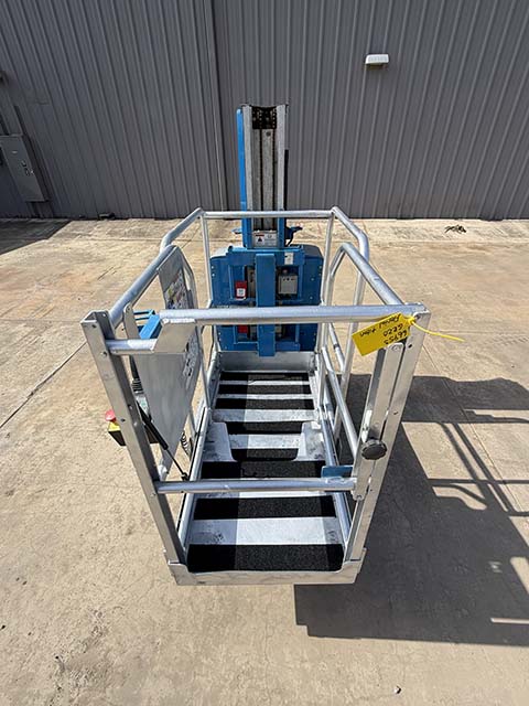 Used 2021 GENIE GR-20 Vertical Mast Boom Lift