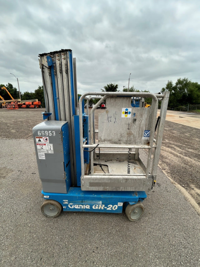 Used 2021 GENIE GR-20 Vertical Mast Boom Lift
