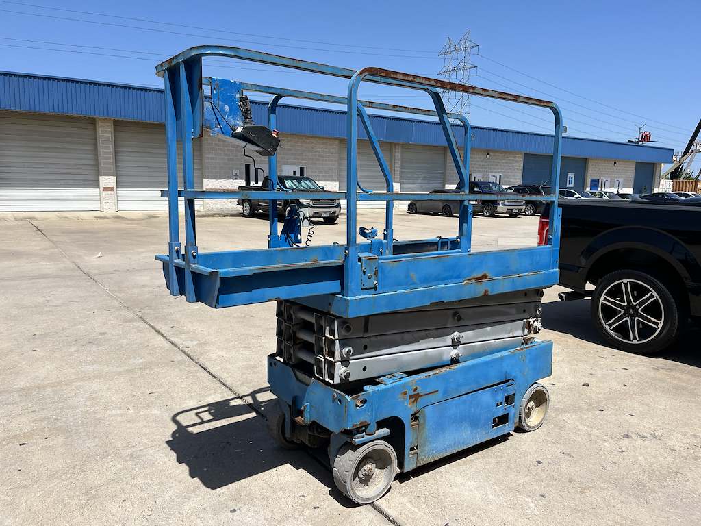 Used 2015 GENIE GS-1930 Scissor Lift