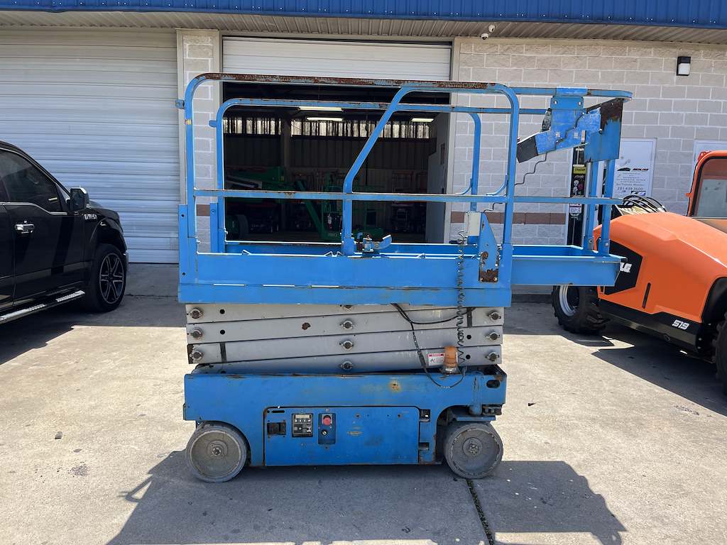 Used 2015 GENIE GS-1930 Scissor Lift