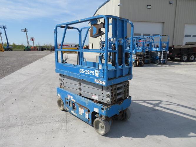 Used 2018 GENIE GS-1930 Scissor Lift, photo 4