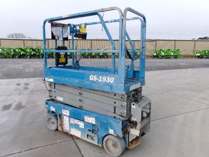 Used 2018 GENIE GS-1930 Scissor Lift, photo 4