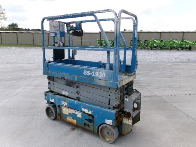 Used 2019 GENIE GS-1930 Scissor Lift, photo 4