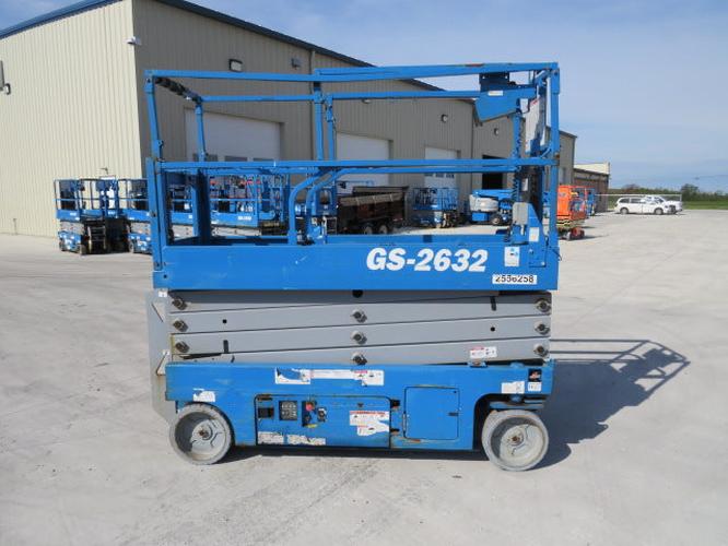 Used 2017 GENIE GS-2632 Scissor Lift, photo 5