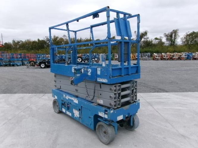 Used 2018 GENIE GS-2632 Scissor Lift, photo 2