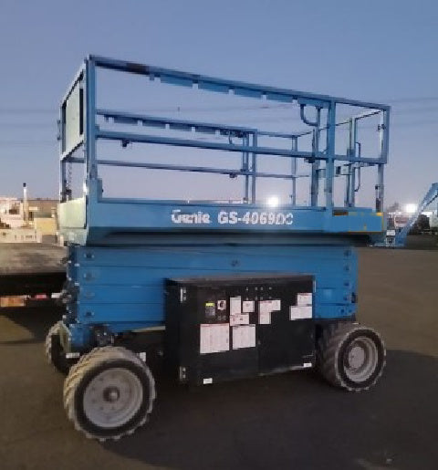 Used 2014 GENIE GS-4069 DC Scissor Lift
