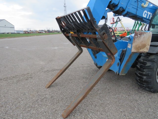 Used 2018 GENIE GTH-1256 Telehandler Forklift