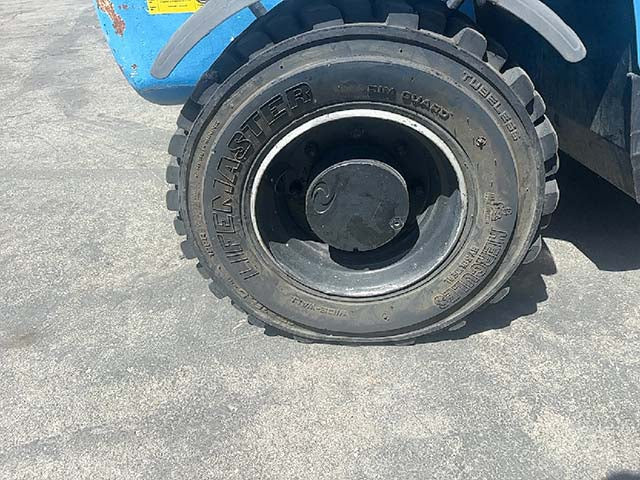 Used 2015 GENIE GTH-5519 Telehandler Forklift