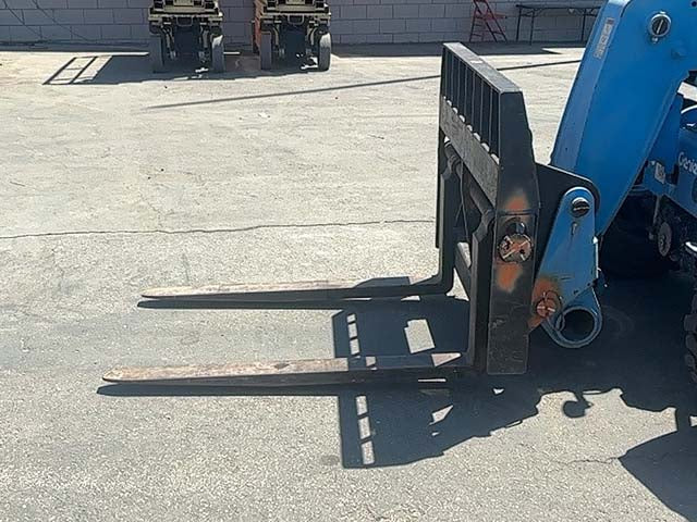 Used 2015 GENIE GTH-5519 Telehandler Forklift