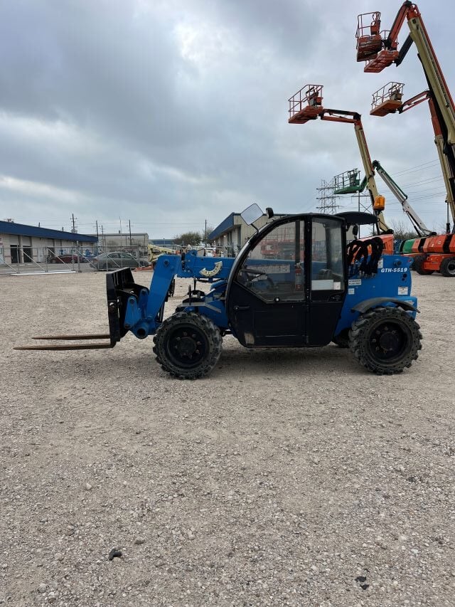 Used 2019 GENIE GTH-5519 Telehandler Forklift