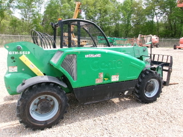 Used 2018 GENIE GTH-5519 Telehandler Forklift
