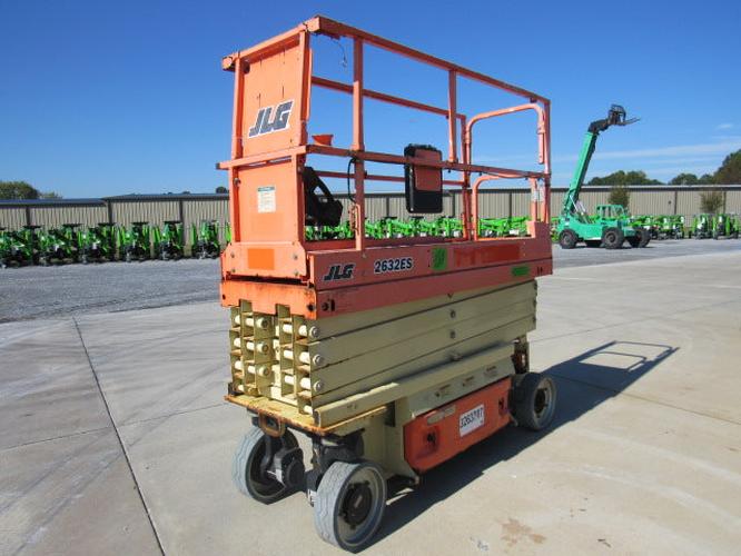 Used 2019 JLG 2632ES Scissor Lift, photo 2