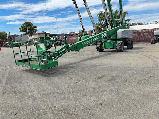 Used 2016 GENIE S-85 Telescopic Boom Lift, photo 2