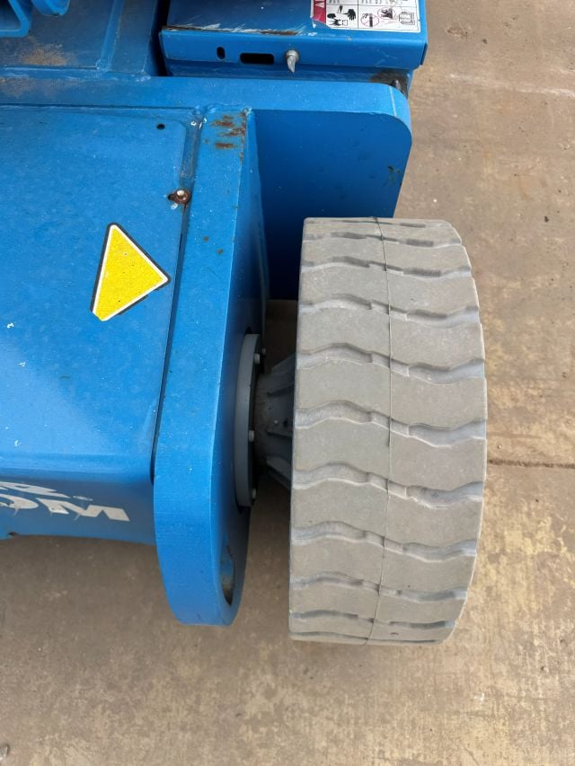 Used 2018 GENIE Z-30/20N RJ Articulating Boom Lift