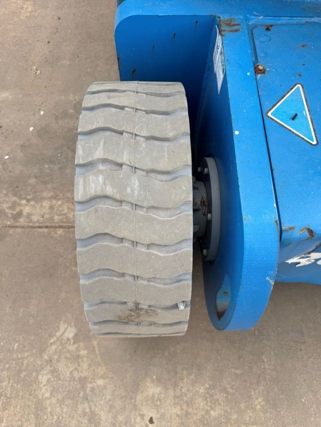 Used 2018 GENIE Z-30/20N RJ Articulating Boom Lift