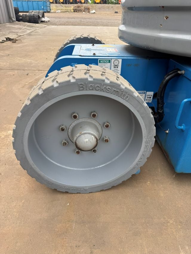 Used 2018 GENIE Z-30/20N RJ Articulating Boom Lift