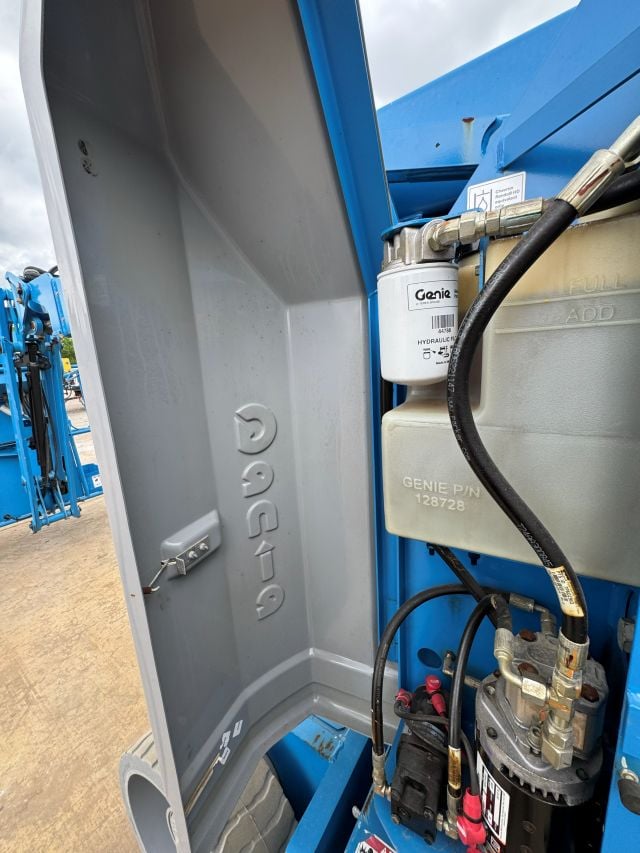 Used 2018 GENIE Z-30/20N RJ Articulating Boom Lift