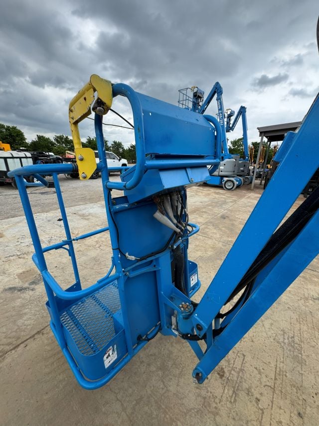 Used 2018 GENIE Z-30/20N RJ Articulating Boom Lift