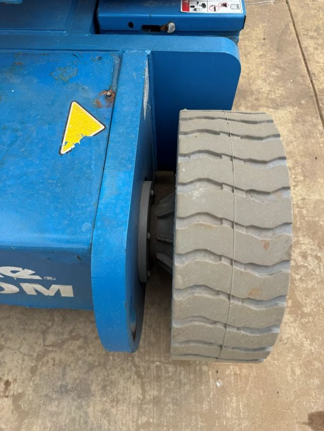 Used 2018 GENIE Z-30/20N RJ Articulating Boom Lift