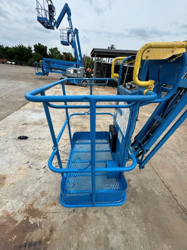 Used 2018 GENIE Z-30/20N RJ Articulating Boom Lift