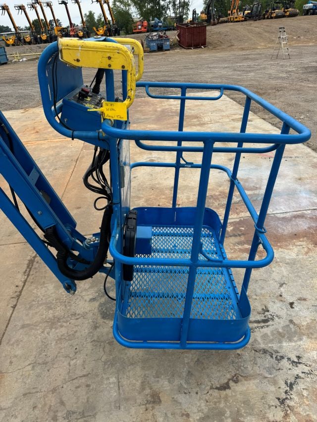 Used 2018 GENIE Z-30/20N RJ Articulating Boom Lift