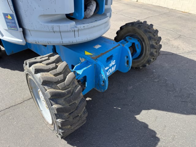Used 2014 GENIE Z-34/22 RT Articulating Boom Lift