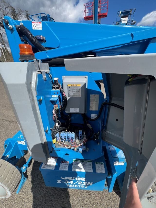 Used 2019 GENIE Z-34/22N Articulating Boom Lift