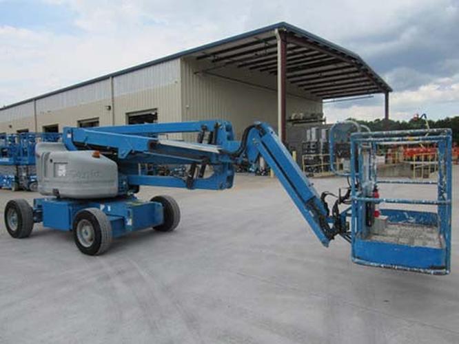 Used 2015 GENIE Z-45/25J DC Articulating Boom Lift, photo 4