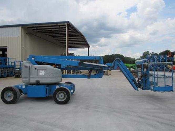 Used 2015 GENIE Z-45/25J DC Articulating Boom Lift, photo 5