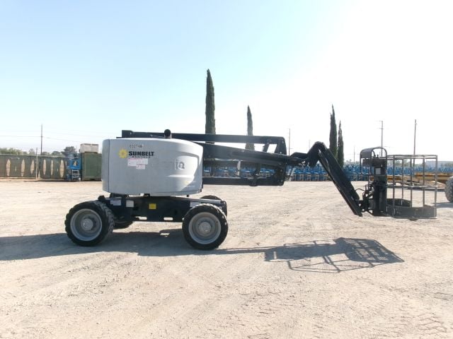 Used 2016 GENIE Z-45/25J RT Articulating Boom Lift