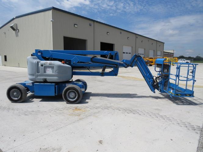 Used 2018 GENIE Z-45/25J DC Articulating Boom Lift, photo 5