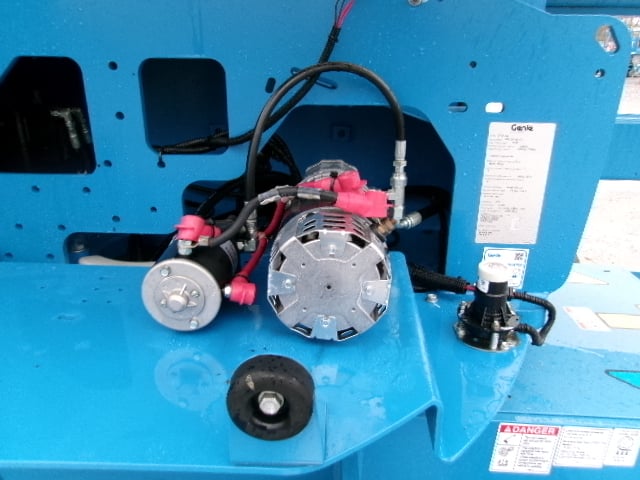Used 2019 GENIE Z-45/25J DC Articulating Boom Lift