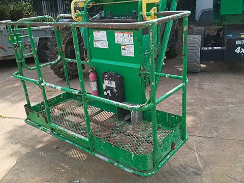 Used 2017 GENIE Z-60/37 Articulating Boom Lift