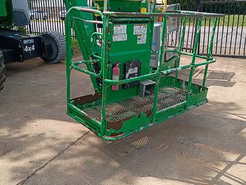 Used 2017 GENIE Z-60/37 Articulating Boom Lift