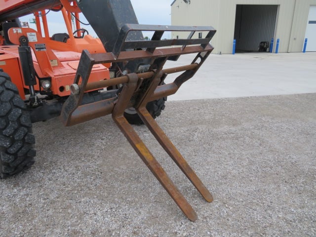Used 2016 SKYTRAK 8042 Telehandler Forklift