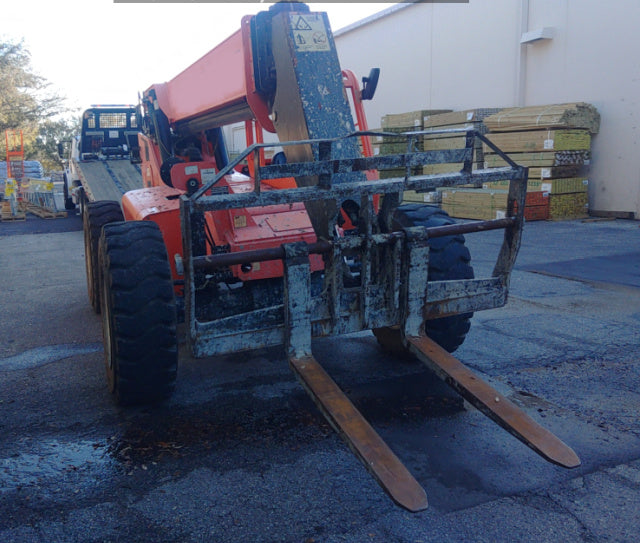 Used 2016 SKYTRAK 8042 Telehandler Forklift