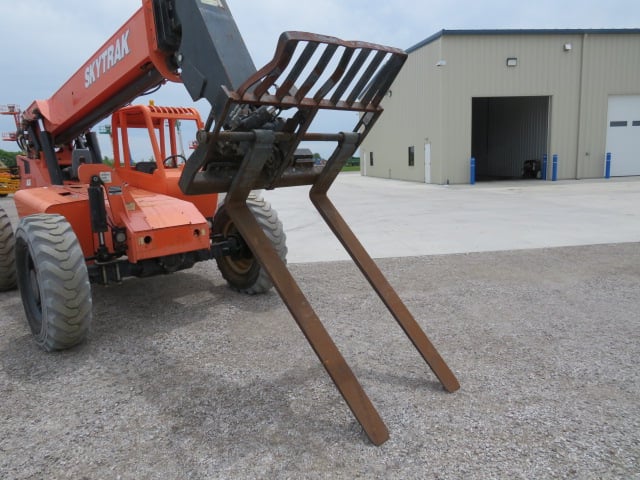Used 2016 SKYTRAK 6042 Telehandler Forklift